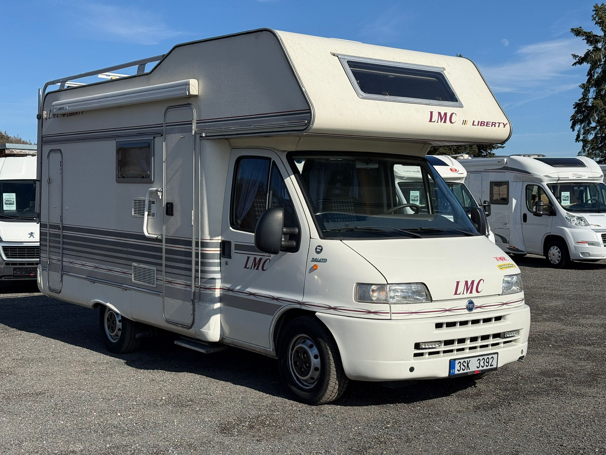 Obytné auto LMC 2.8JTD, 2001, držák kol, stropní ventilátor – exteriér