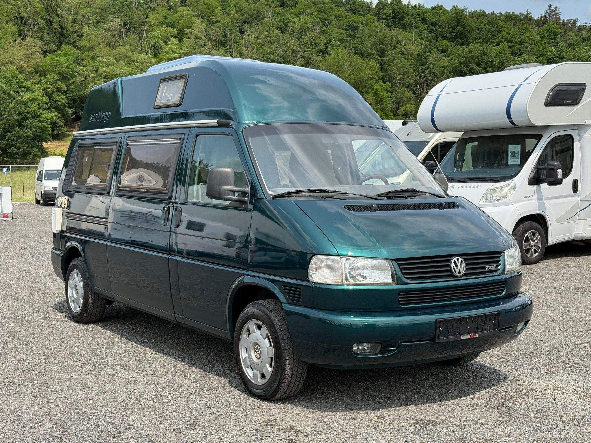 Obytné auto VW T4 Carthago - 2.5 TDi – exteriér