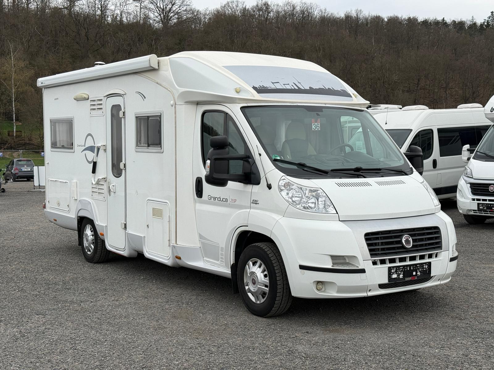Obytné auto Roller Team Granduca 255P – exteriér
