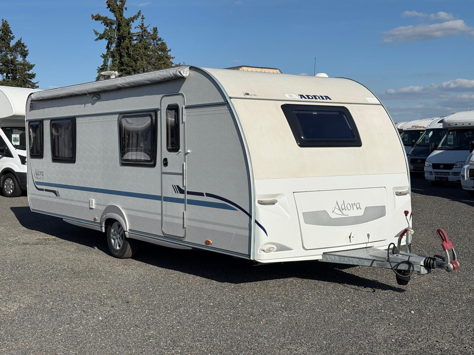 Karavan Adria Adora 613 HT – exteriér