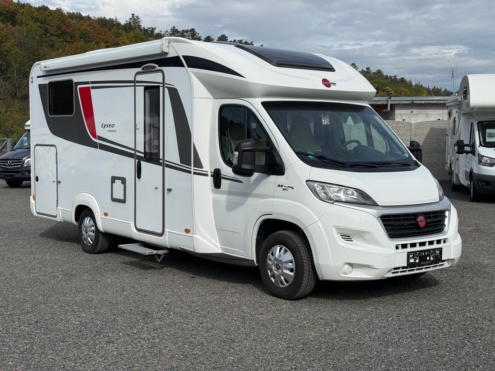 Obytné auto Bürstner Lyseo,  – exteriér