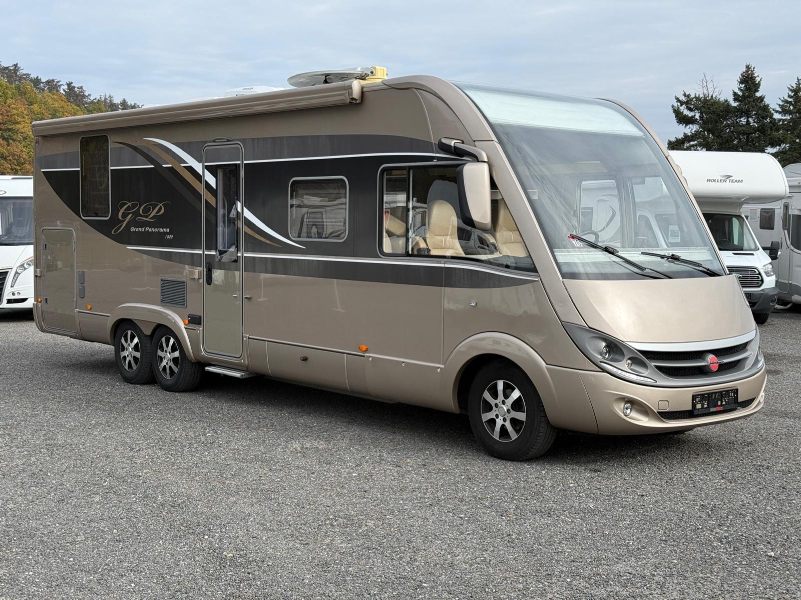 Obytné auto Bürstner Grand Panorama  – exteriér