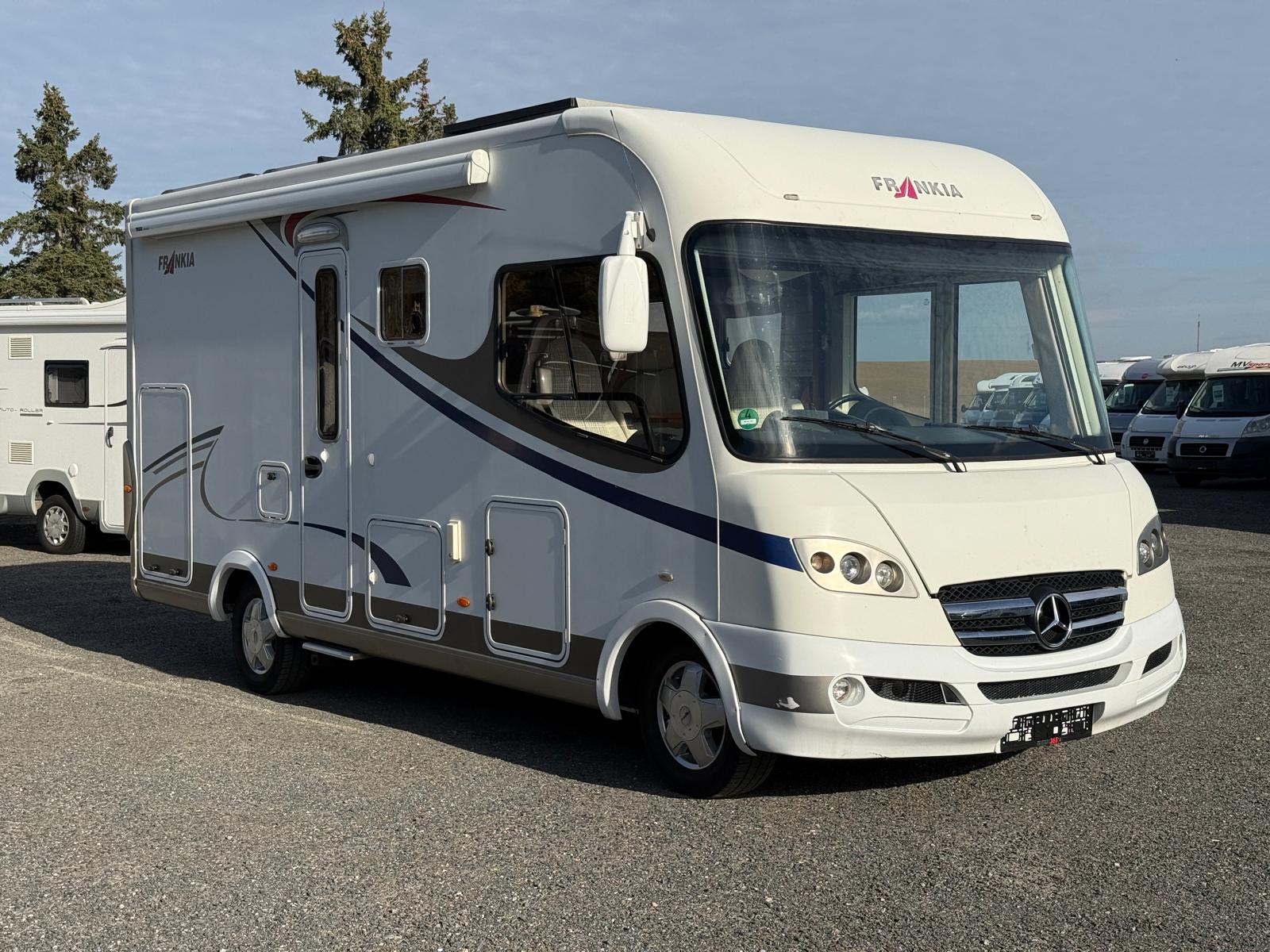 Obytné auto Frankia Mercedes-Benz Sprinter automat – exteriér