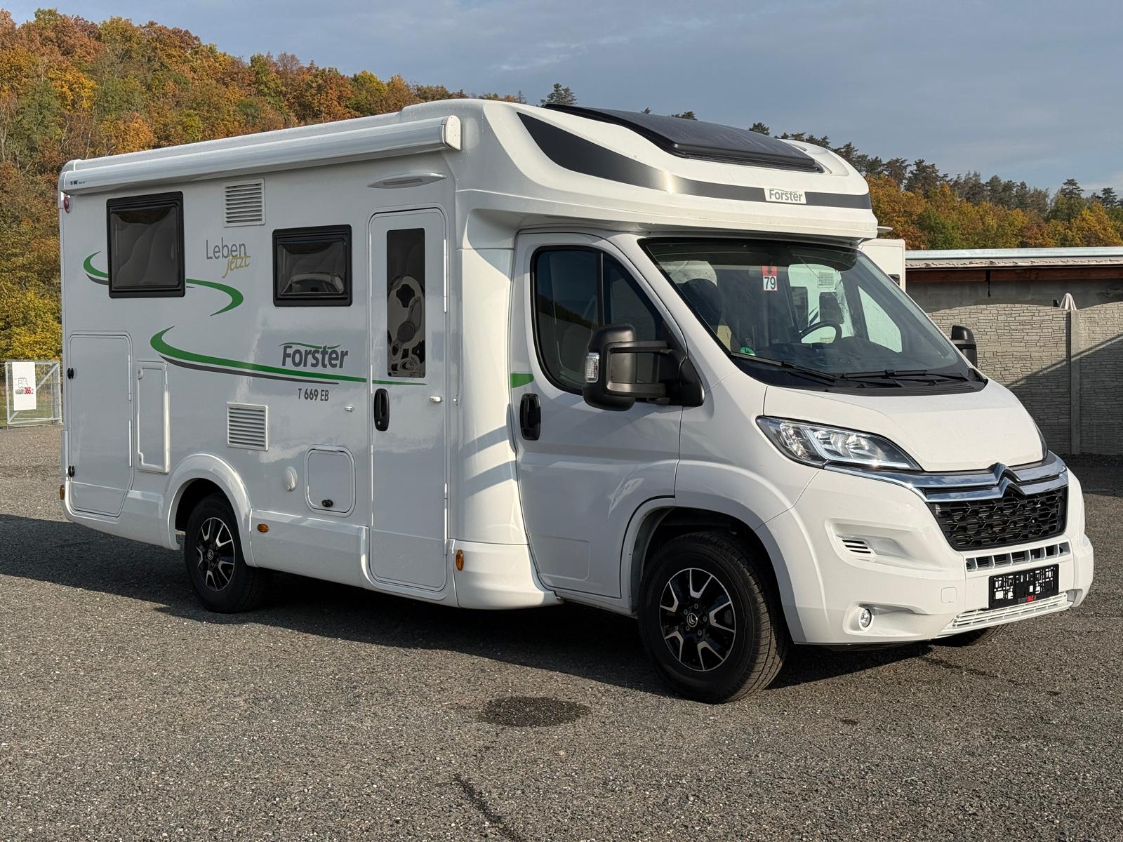 Obytné auto Forster Citroën Jumper (zánovní s kosmetickou vadou) – exteriér