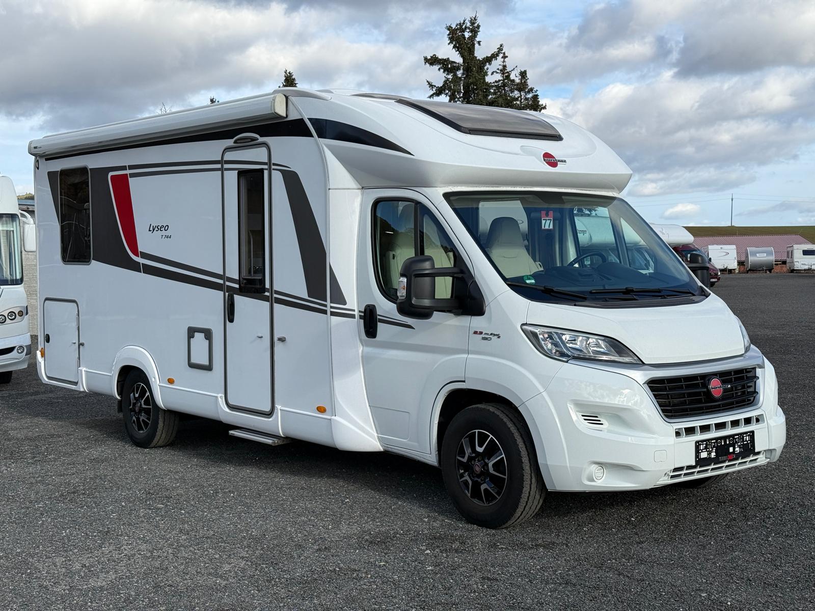 Obytné auto Bürstner Lyseo T 744 – exteriér